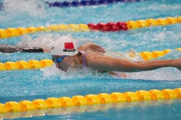 女子400米混合泳决赛，女子400米混合泳决赛余依婷摘金