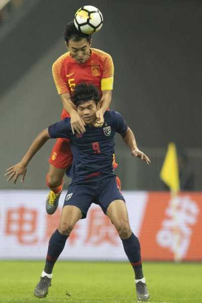 冯潇霆腹肌，冯潇霆假摔