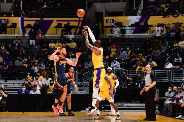 nba湖人对尼克斯，湖人队对尼克斯