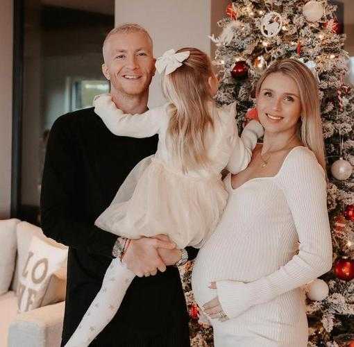 罗伊斯老婆，罗伊斯老婆图片