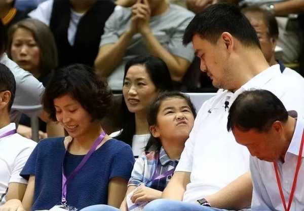 姚明叶莉结婚照，姚明妻子叶莉生二胎了吗