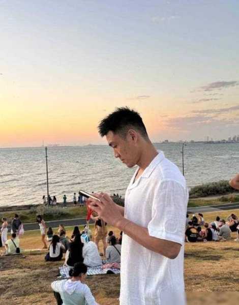 高诗岩个人资料，高诗岩个人资料图片