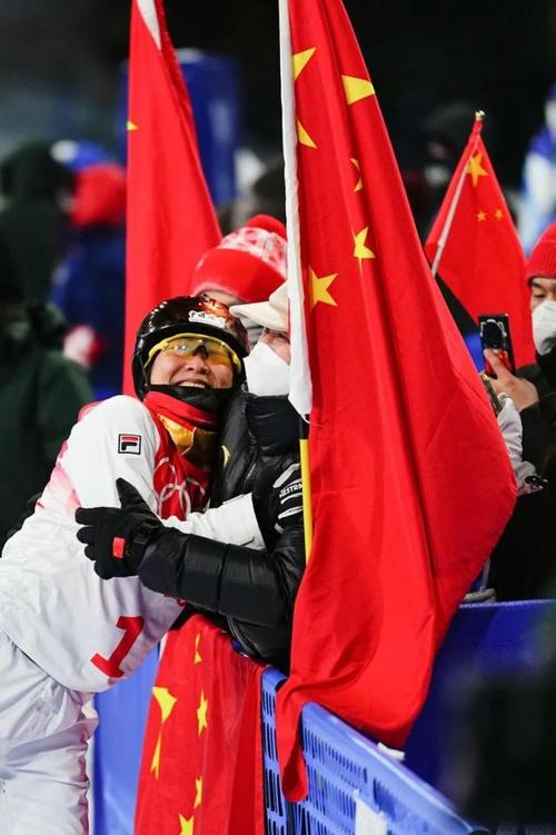 2018年冬奥会首枚金牌，2018年冬奥会首枚金牌是谁