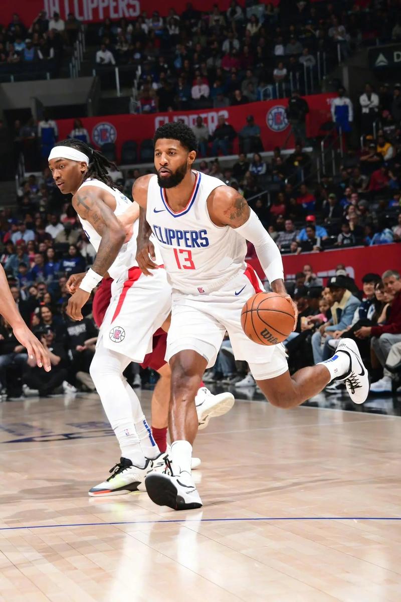 nba保罗乔治断腿，保罗乔治断腿是哪一场比赛
