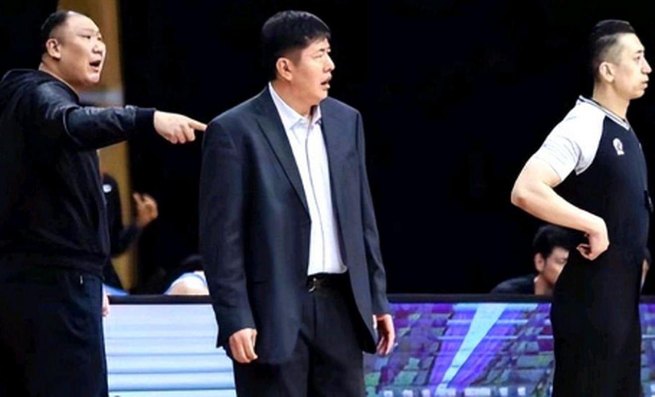 中国男篮国家队主教练，中国男篮国家队主教练宫鲁鸣接任