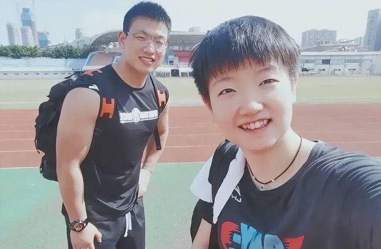 二队男队员喜欢孙颖莎，孙颖莎二队教练