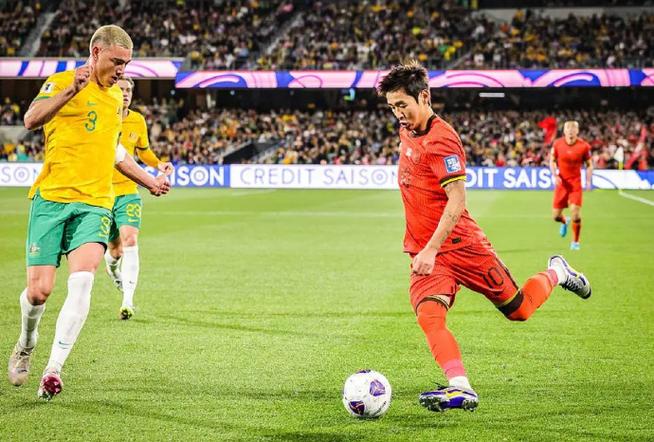 国足vs澳大利亚首发，国足vs澳大利亚首发韦世豪10号,胡荷韬、李磊先发