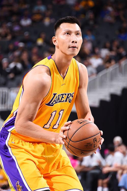 易建联怎么不打cba了，易建联为什么不打篮球了