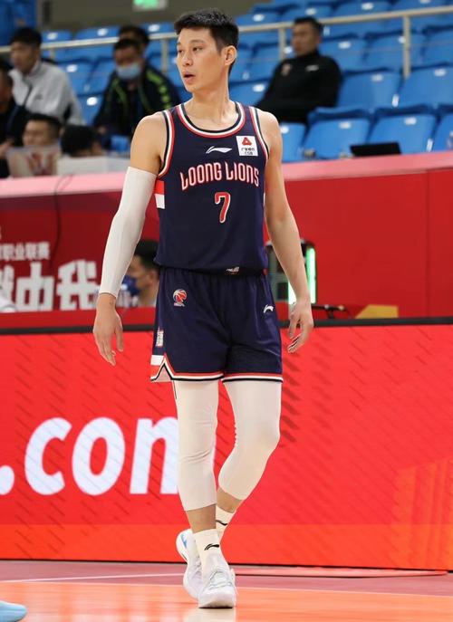 林书豪怎么没上场，林书豪为什么没球队要