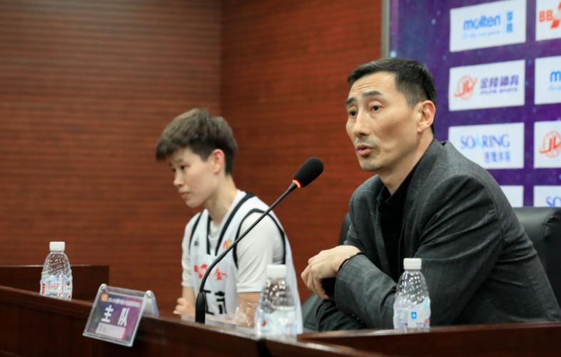 江苏男篮主教练是谁啊，江苏男篮主教练是谁啊最新消息