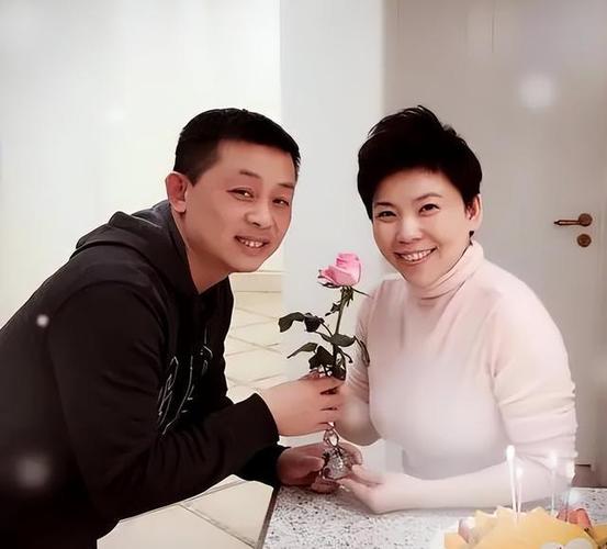 邓亚萍的老公是谁呀,邓亚萍老公有钱吗