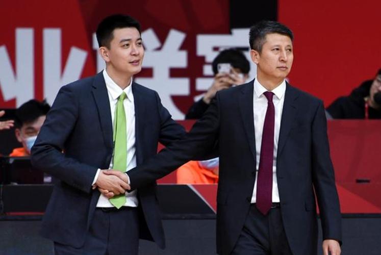 郭艾伦郭士强啥关系，郭艾伦谈郭士强落泪