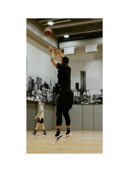 麦科勒姆cba82分，cj麦科勒姆 cba